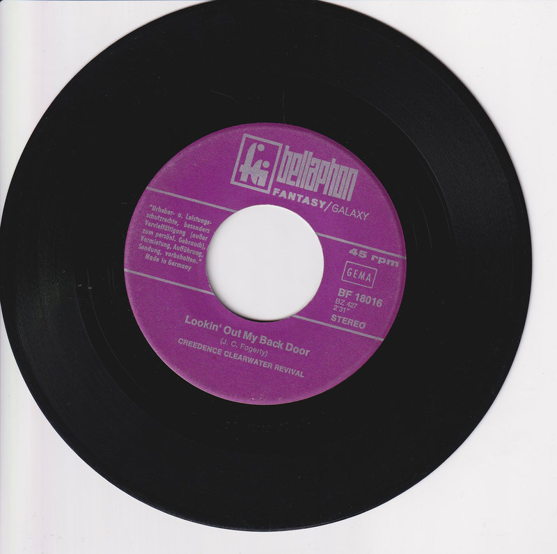 Creedence Clearwater Revival – Lookin' Out My Back Door