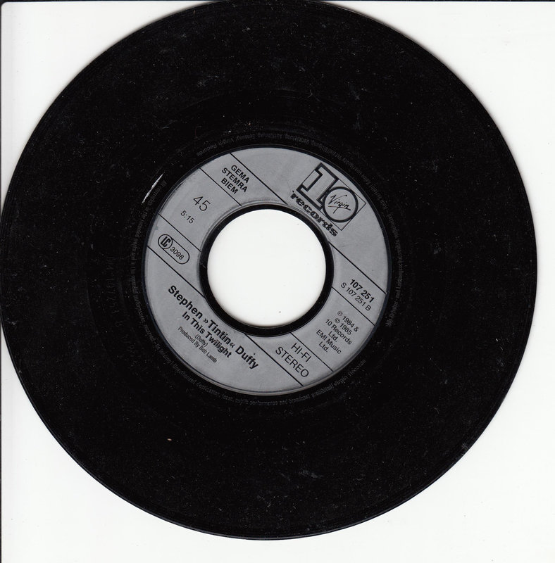 Stephen Tintin Duffy – Kiss Me