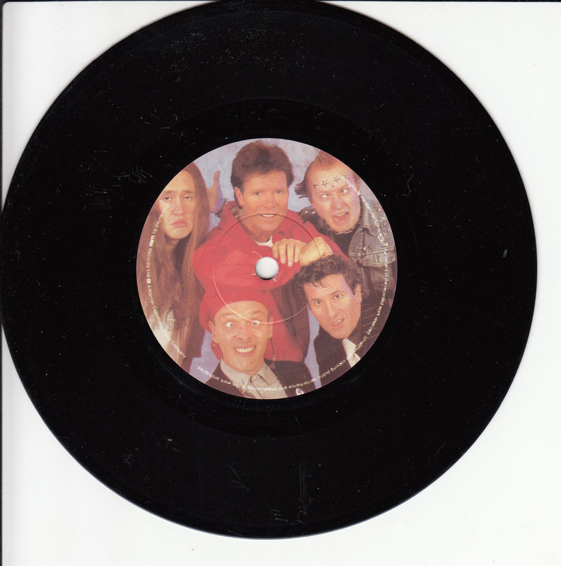 Cliff Richard And The Young Ones – Living Doll (UK)